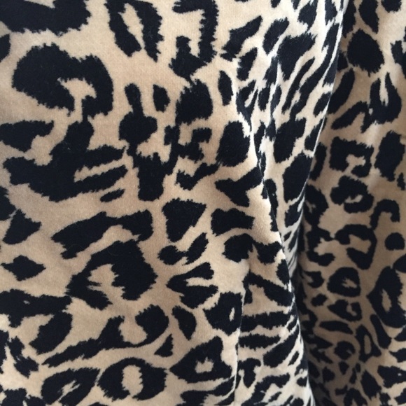 Chico’s Women’s Leopard Velveteen Jacket Size 3 - Picture 3 of 6